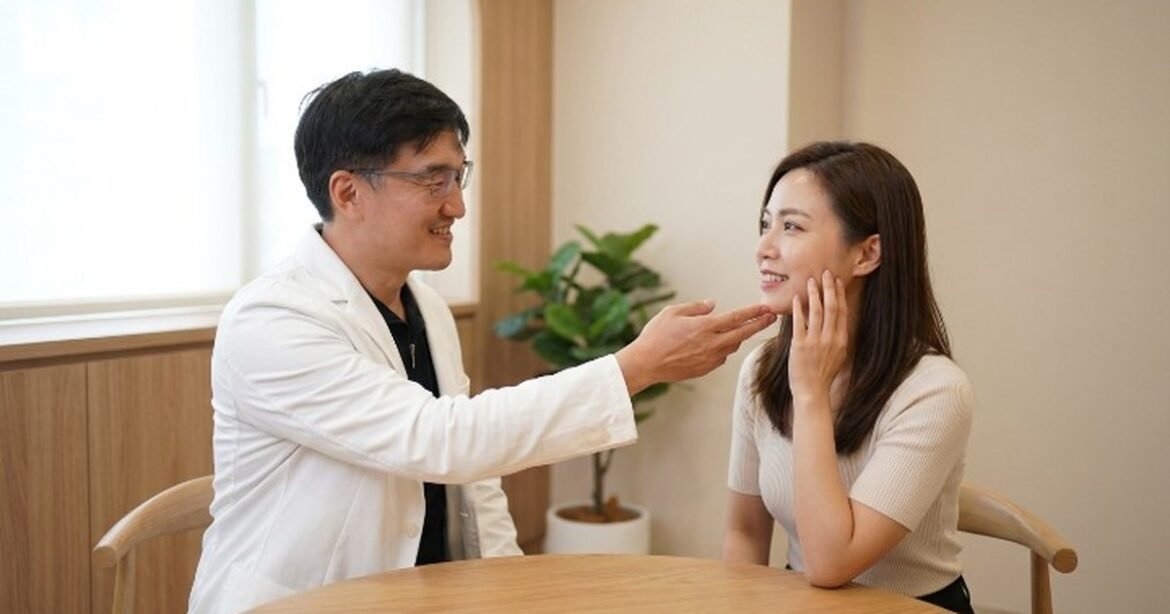 吳芮醫師解釋酒糟肌與氣候影響的護理技巧
